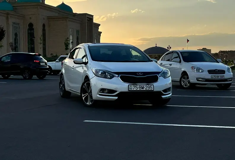 Kirayə Kia Cerato (Forte) 2013