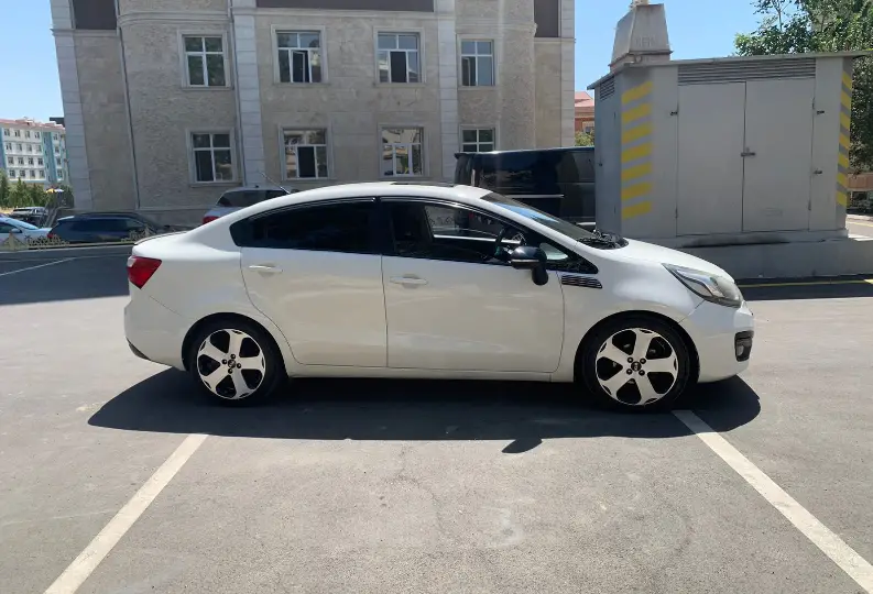 Kirayə Kia Rio 2012