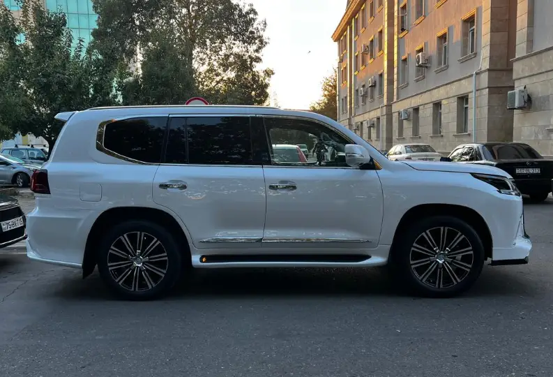 Kirayə Lexus LX 570 2009