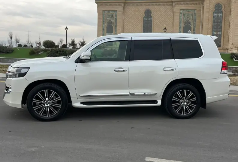 Kirayə Toyota Land-Cruiser 2013