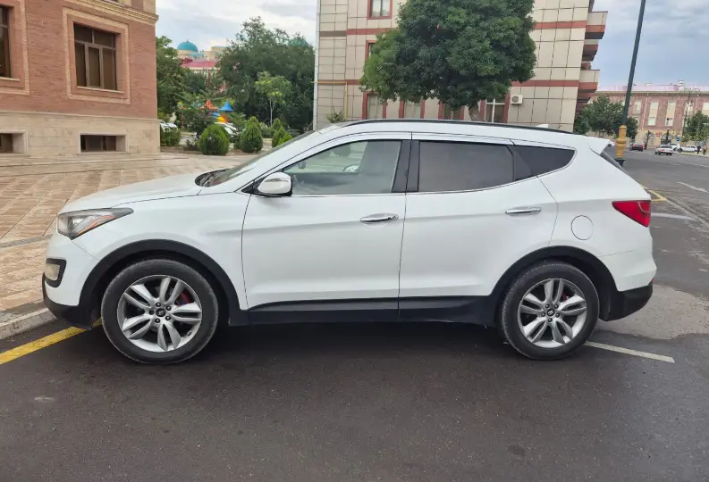 Kirayə Hyundai Santafe 2015