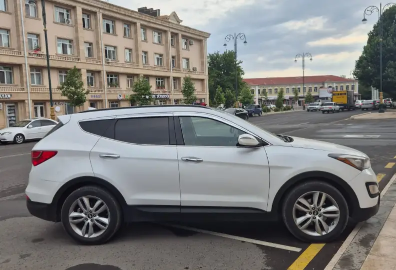 Kirayə Hyundai Santafe 2015