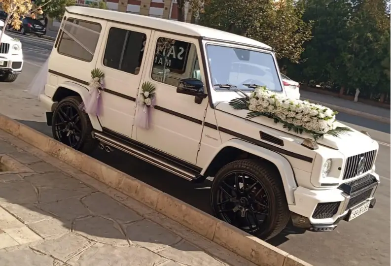 Kirayə Mercedes G300 Galen-Wagen 1999