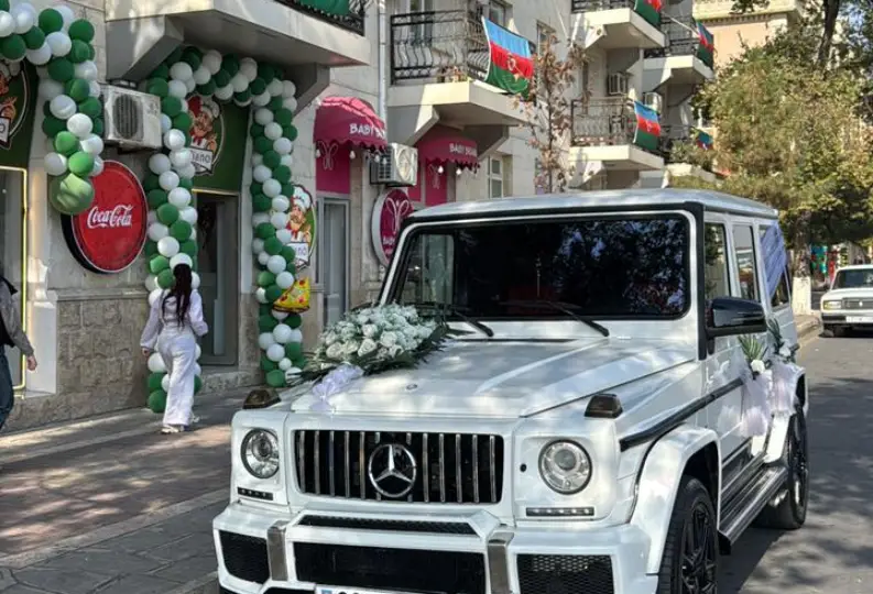 Kirayə Mercedes G300 Galen-Wagen 1999
