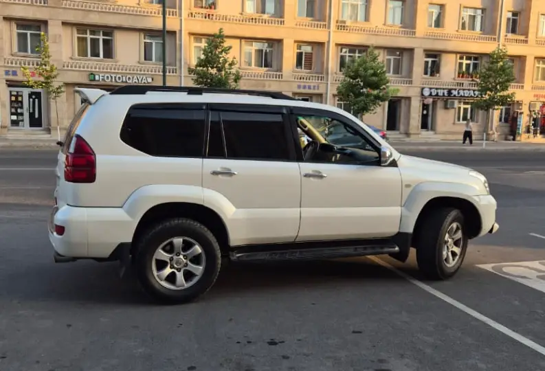 Kirayə Toyota Prado 2009
